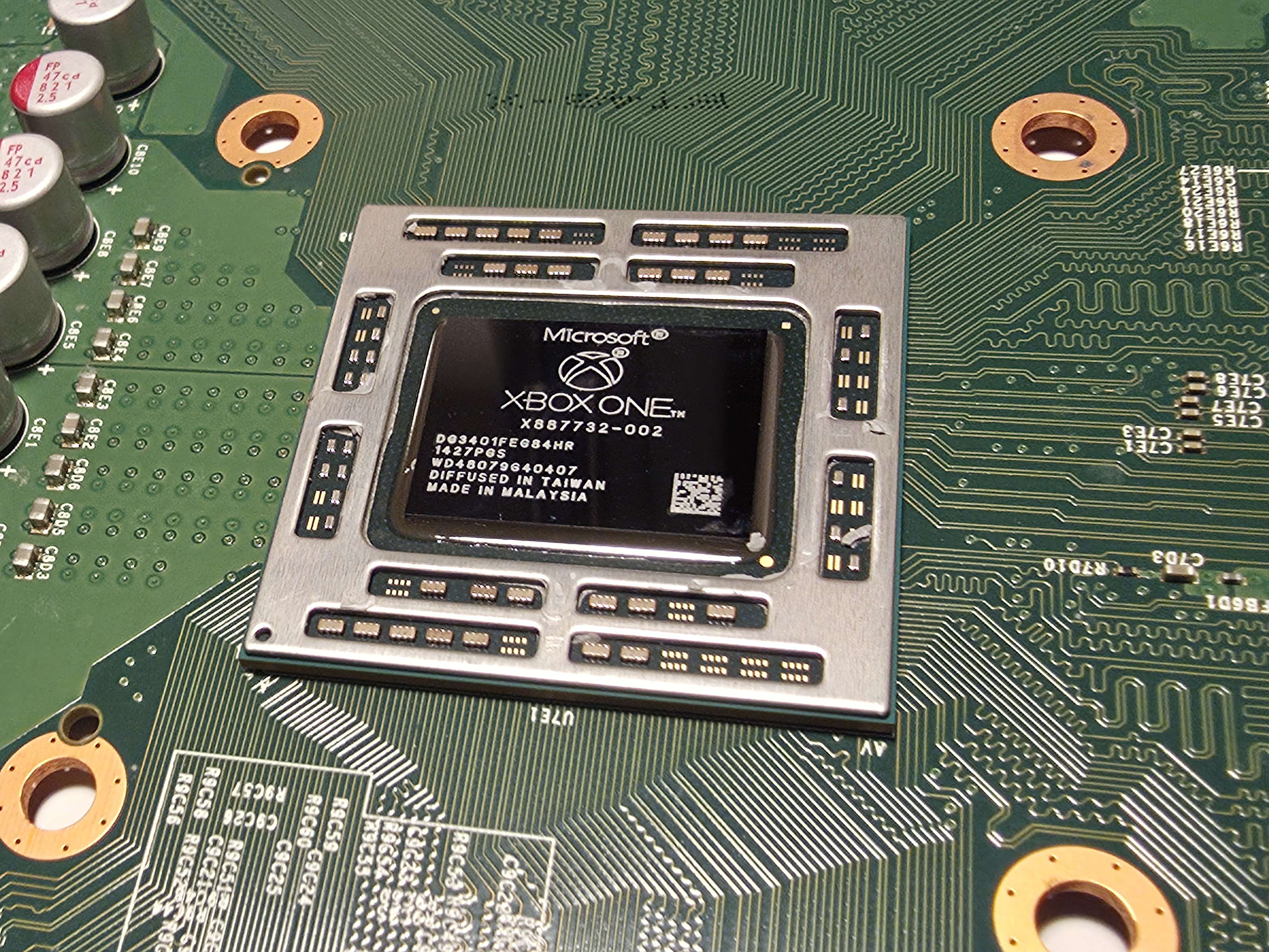 X895857 APU